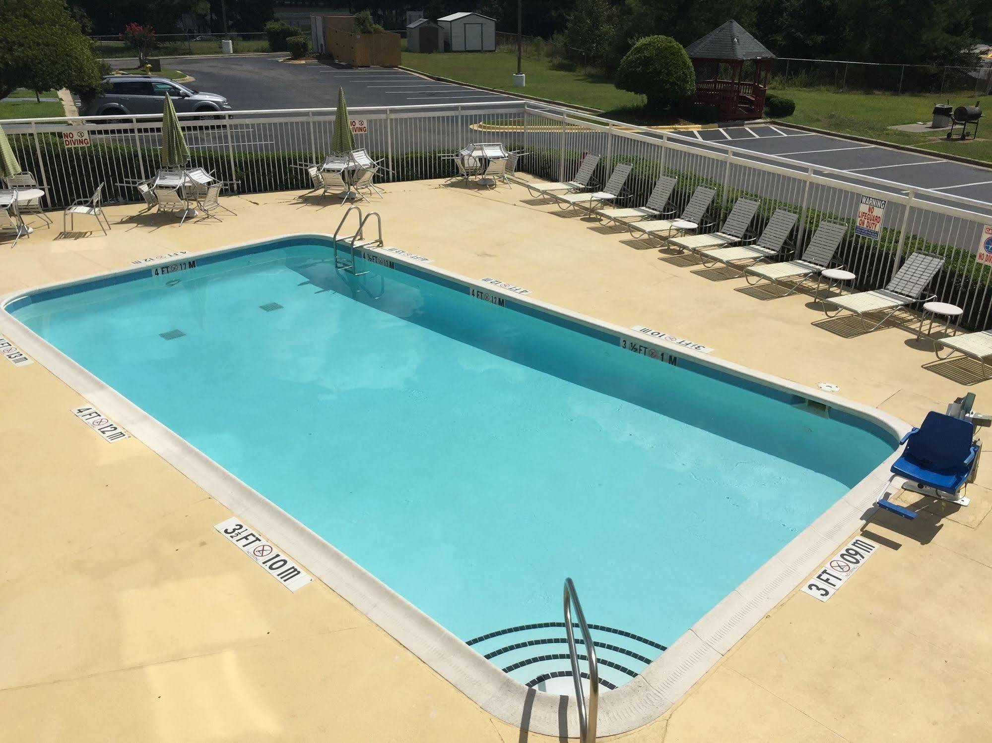 Quality Inn Fayetteville Near Fort Bragg Kültér fotó